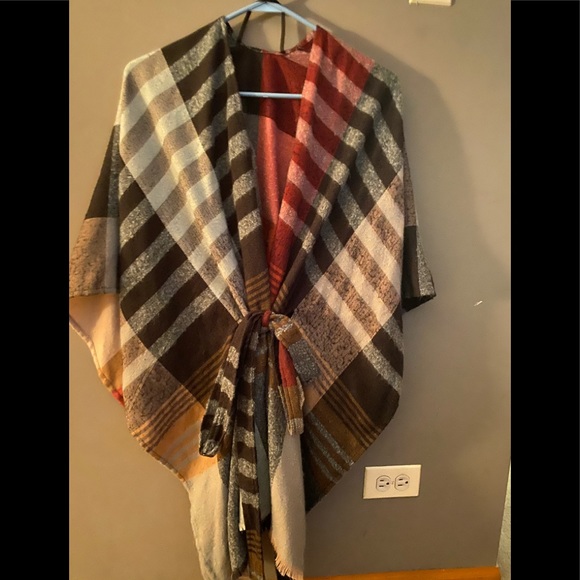 Francescas Poncho - Picture 8 of 8